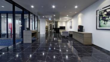 ロビー応接スペース / 3