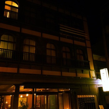 足湯広場から徒歩約1分の好立地がうれしい宿3912401