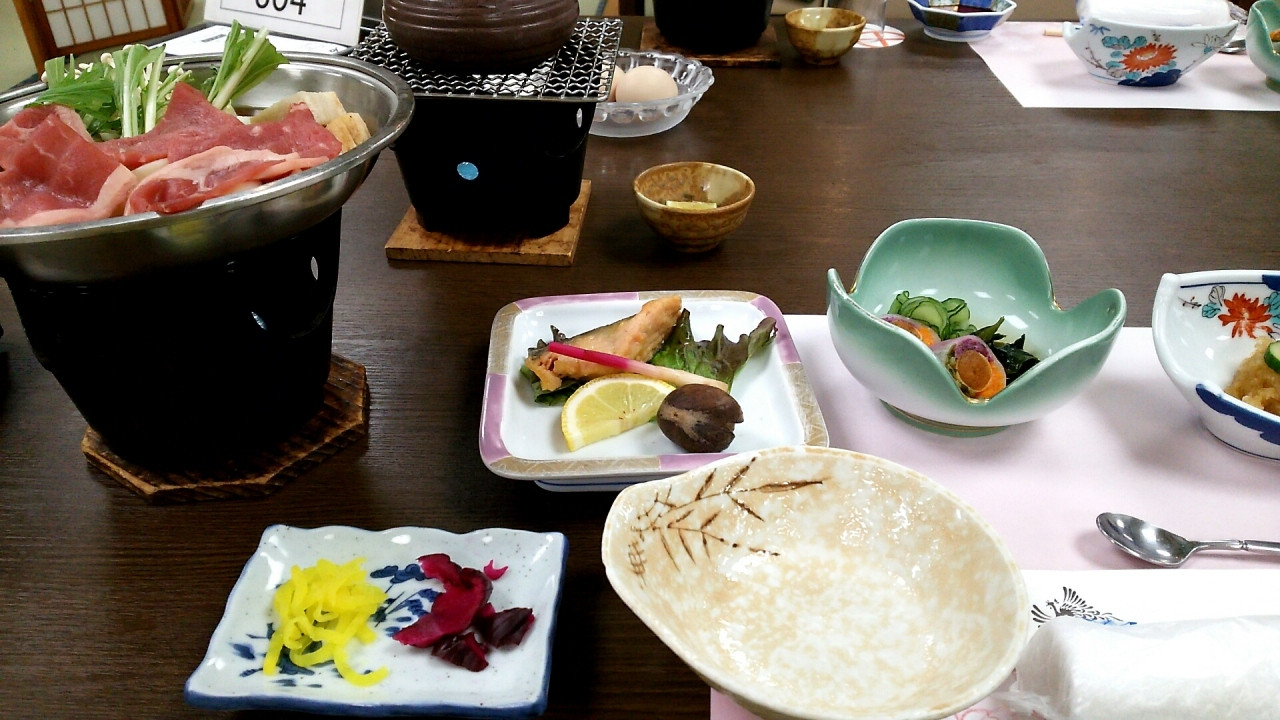 写真の内容に天ぷらとお刺身が付きます