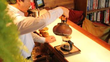 ロビーラウンジ / 3