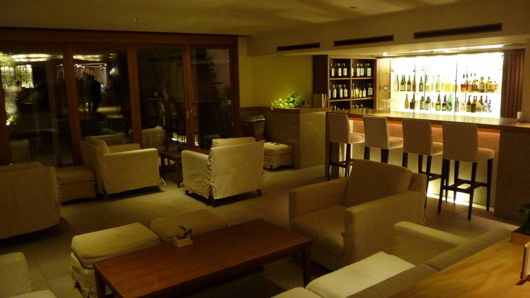 バー＆ラウンジ / 2