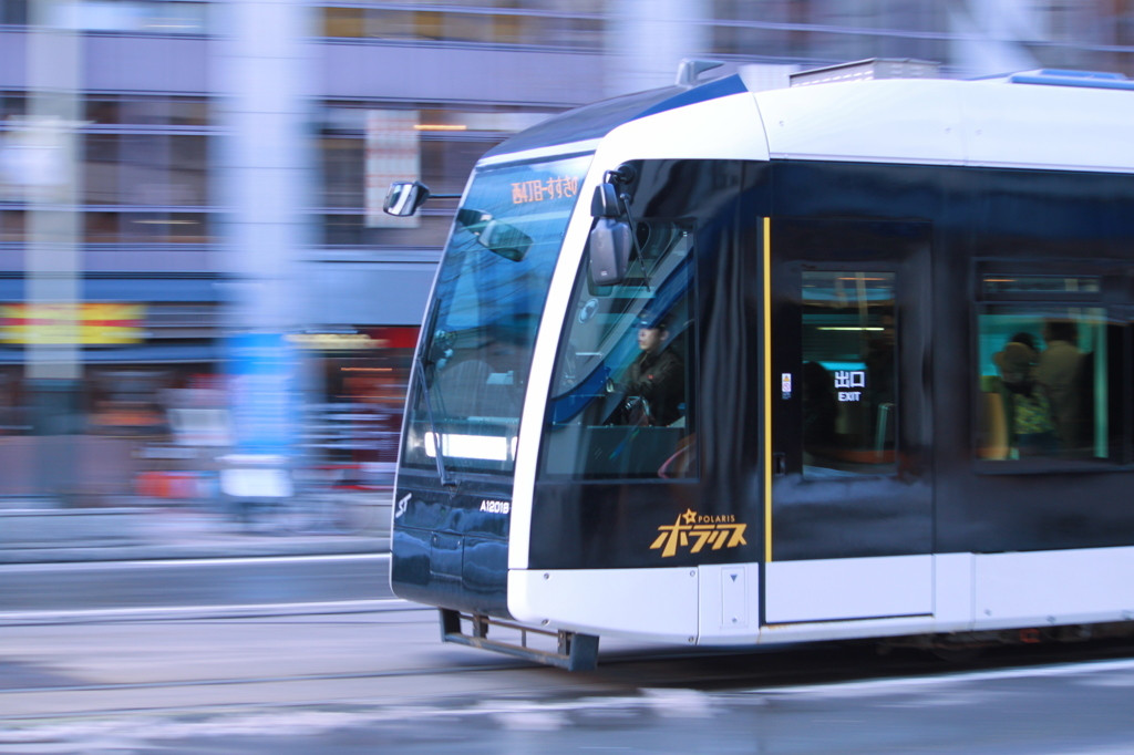 札幌市電で、渋滞知らずの観光めぐりを！902172