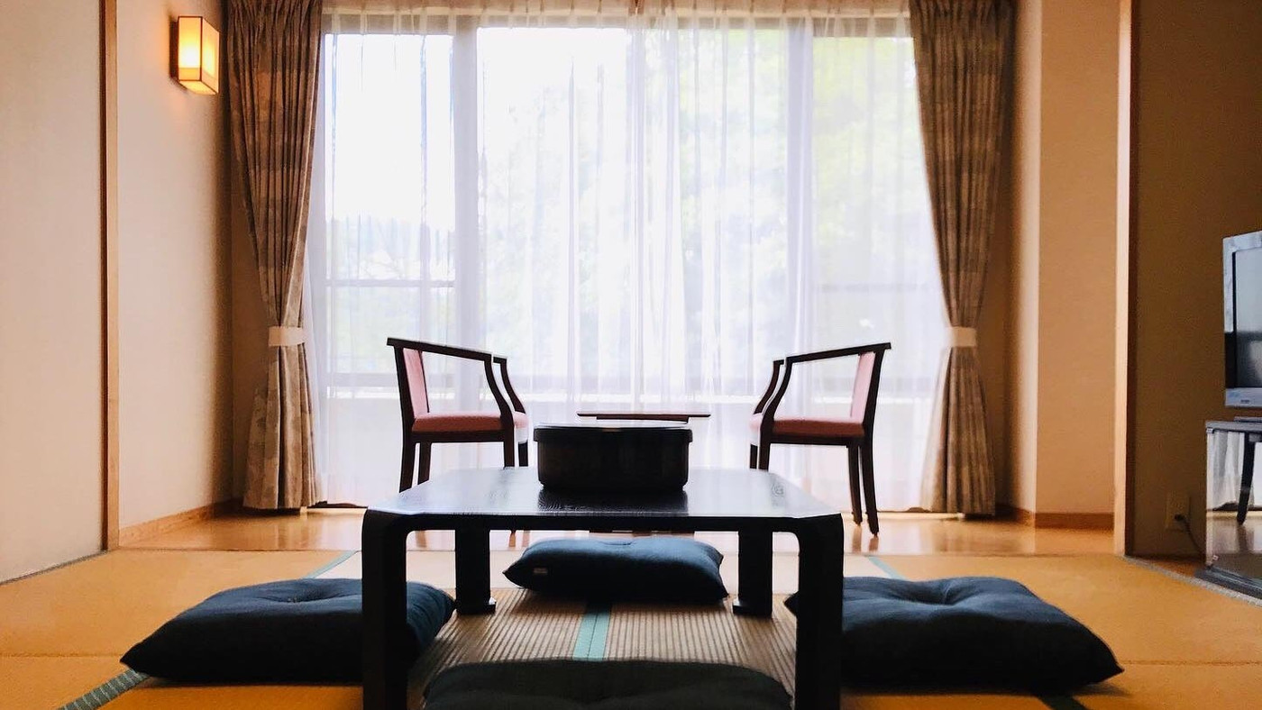 中禅寺湖すぐ。9室のみの静かなホテル3929019