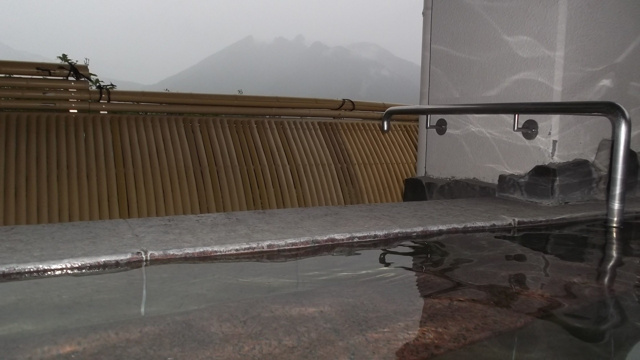 阿蘇を望む露天風呂