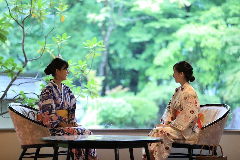 3つの旅館の温泉を巡れる「ホテル紅葉館」4083644