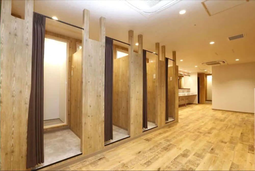 バスルームのシャワー