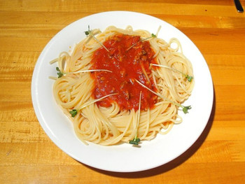 「いーぐる」料理 1127997 パスタセット 820円 のアサリのトマト味