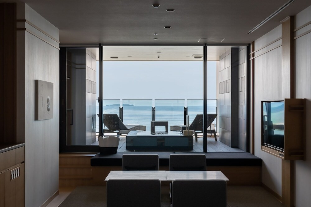 目の前はビーチ！好立地なラグジュアリーリゾートホテル4003111