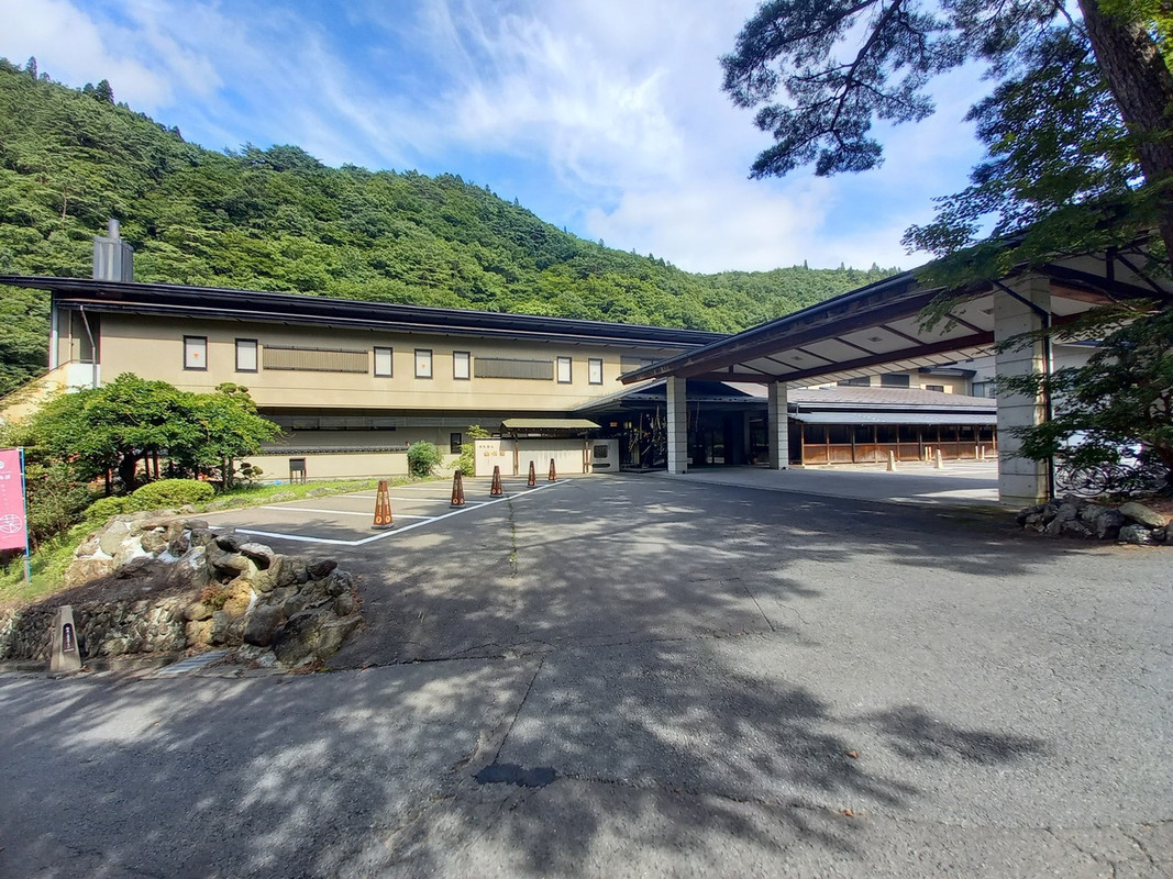 大沢温泉に三つある建物の中で一番手前の建物です