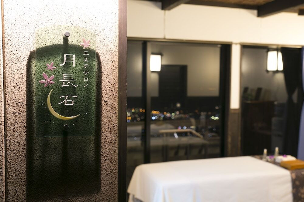 エステルーム「月長石」①