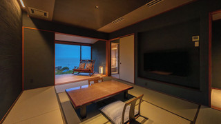 [203/205]ヒノキの露天風呂付き客室／和室10畳+広縁(禁煙)　:部屋食