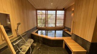 登竜館 源泉掛け流し半露天風呂付ユニバーサルルーム（禁煙室） [和洋室] [禁煙]