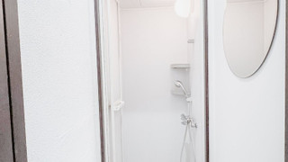 デザイン 4 人部屋 クイーンベッド 1 台ソファーベッド付き