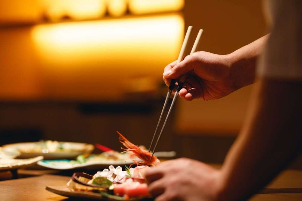 プライベート空間でいただける月替わりの懐石料理を堪能3486239