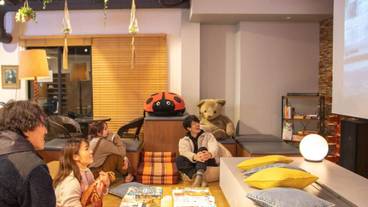 ロビー応接スペース / 3