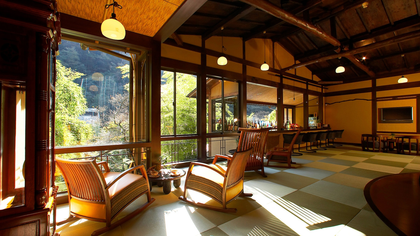 全てのお風呂が自家源泉かけ流し。客室数が少なく静かな時間を過ごせる4011052