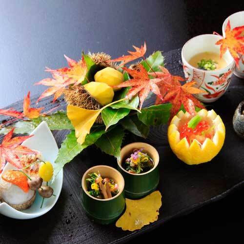 料亭旅館の本格懐石を
お部屋でゆったりと / 1