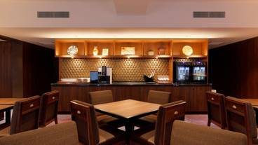 プレミアムラウンジの内観2 / 13