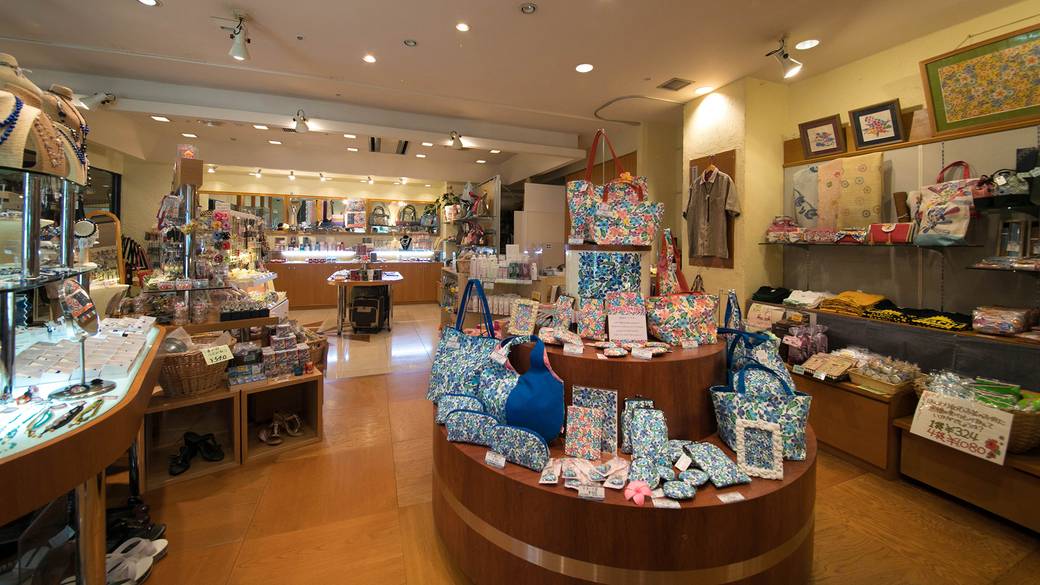 売店　ラグナバザール / 1