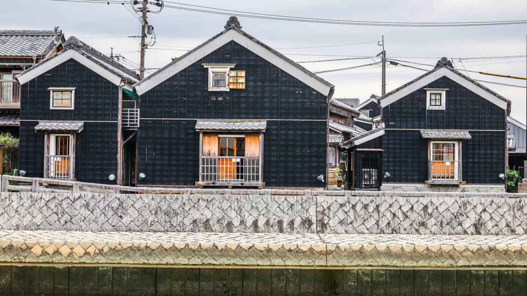 勢田川と伊勢河崎商人館 / 1