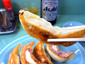 「みんみん」料理 1154697 移動性高血圧なので、餃子は何も着けずに食べます（これが旨いんだ♪）