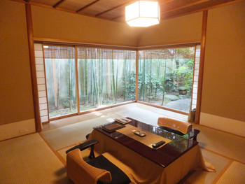 「俵屋旅館」 内観 14363941 宿泊した「暁翠庵」という部屋。庭の景色がまるで屏風のように見事。