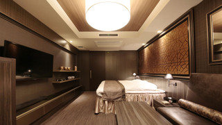 [禁煙] ラグジュアリー/デラックスダブル キングベッド 1 台