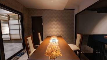 客室内のダイニングエリア / 11