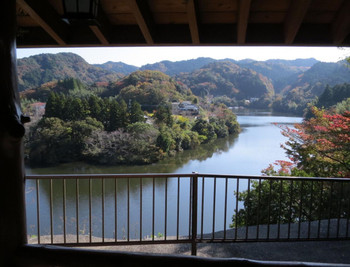 湖が見える、珍しい黒湯の貸切温泉でリフレッシュ♪4001605