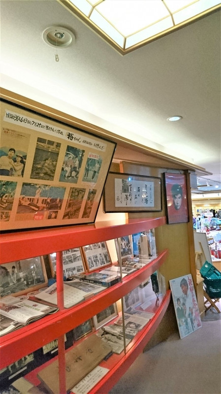 館内に裕次郎の展示コーナーあり