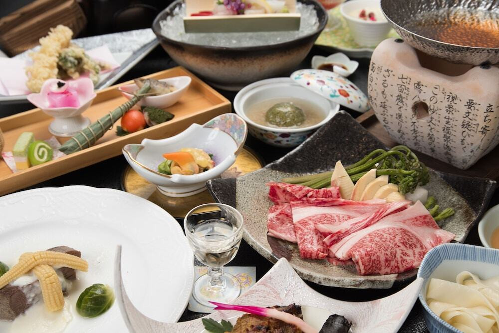 色浴衣でデート♪石段観光に便利なおしゃれ旅館4248618