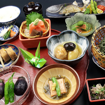 文学好きの大人に。文豪ゆかりの宿で名作に浸る旅を4261830