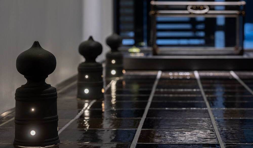 荘厳な雰囲気の
寺院一体型ホテルへ / 3