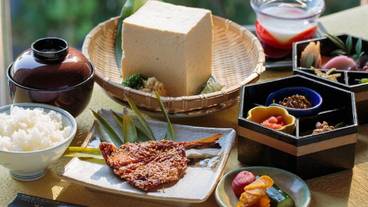 食事・飲み物 / 16