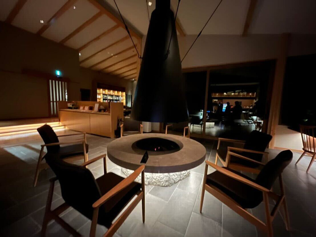 ロビーラウンジ①