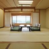 栞・湖側グループ客室 / 4