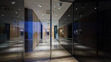 施設の入り口 / 16