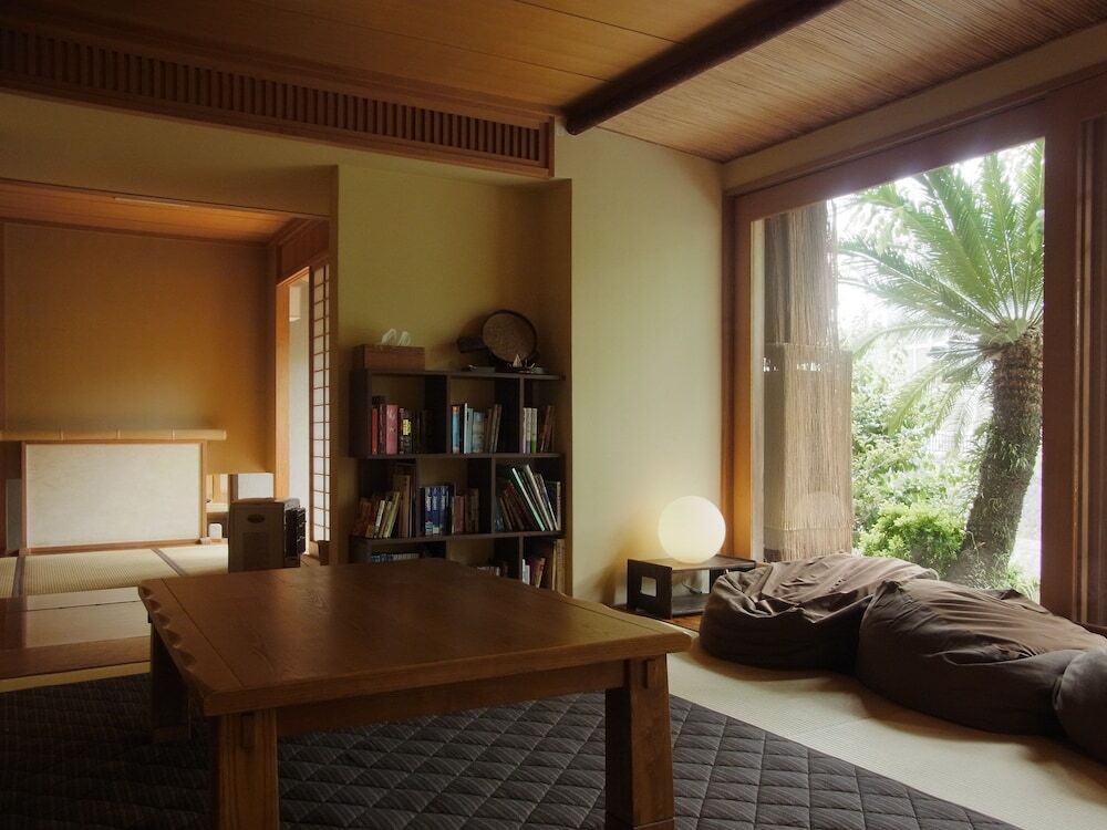 ロビーラウンジ