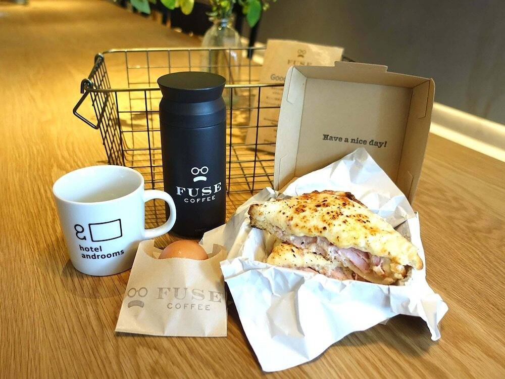 お部屋で朝食が食べられる！おしゃれホテルで思い出作り4056630