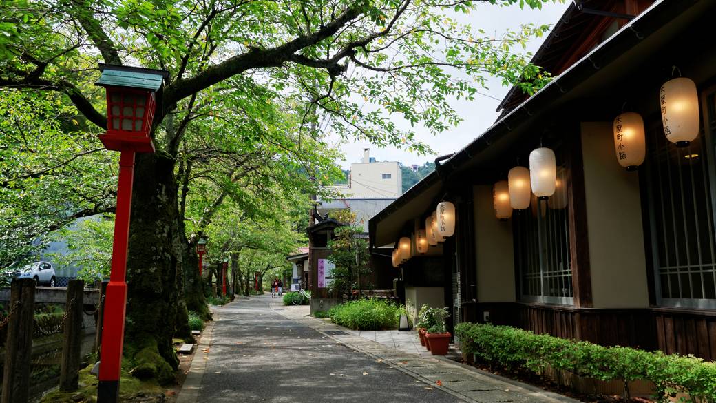 歴史ある城崎温泉へ
文人が愛した街を散策 / 2