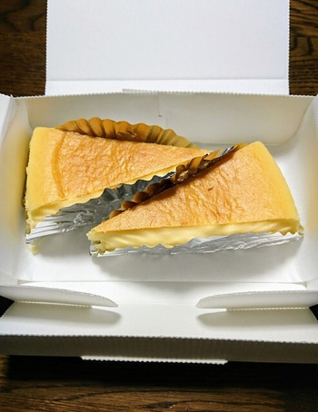 「チーズケーキのチロル 盛岡駅ビルフェザン店」 料理 73331360 クリームチーズケーキ