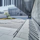 ロビーから見える「白の庭」 / 3