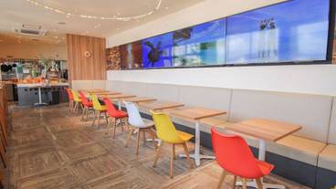 朝食スペース / 9