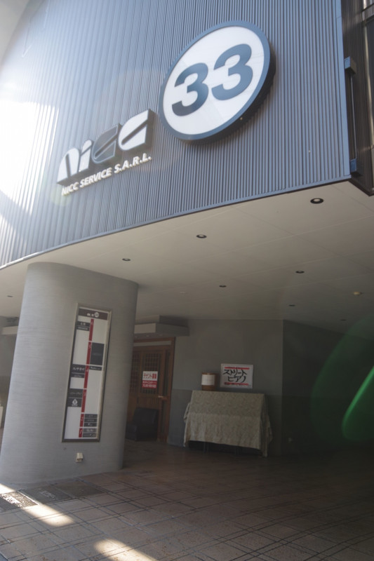 騒音の元のストリートピアノ