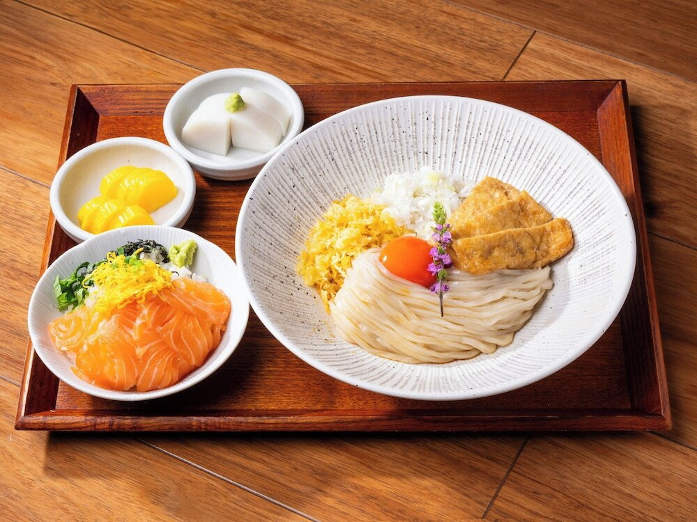 朝食
