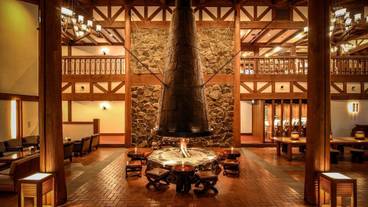 ロビーラウンジの暖炉 / 2