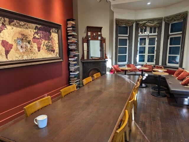 スターバックス・コーヒーの店内