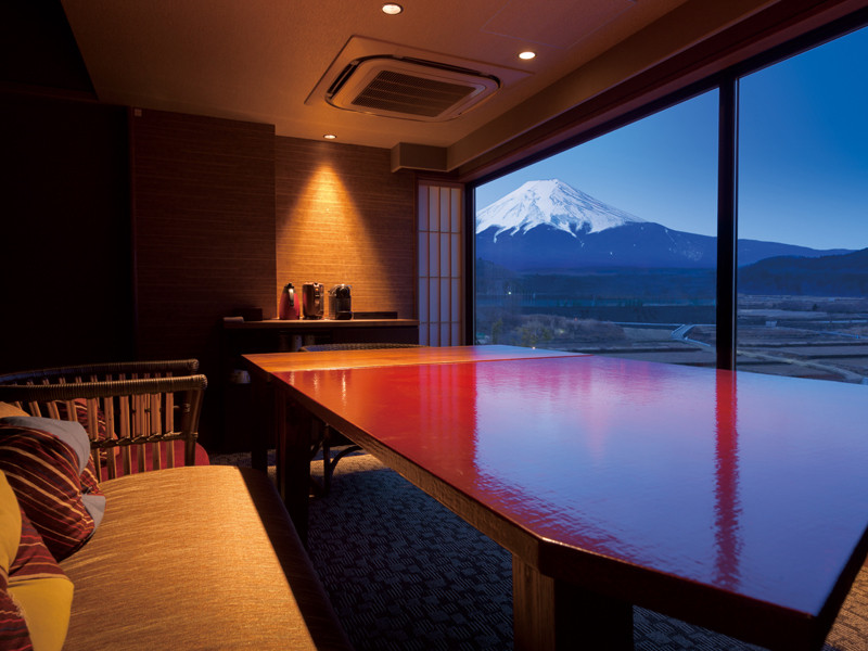 鐘山苑の贅を極めた特別フロアでゆったり3654373