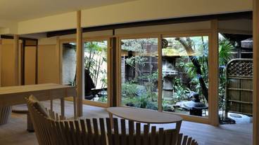 ロビーラウンジ / 3