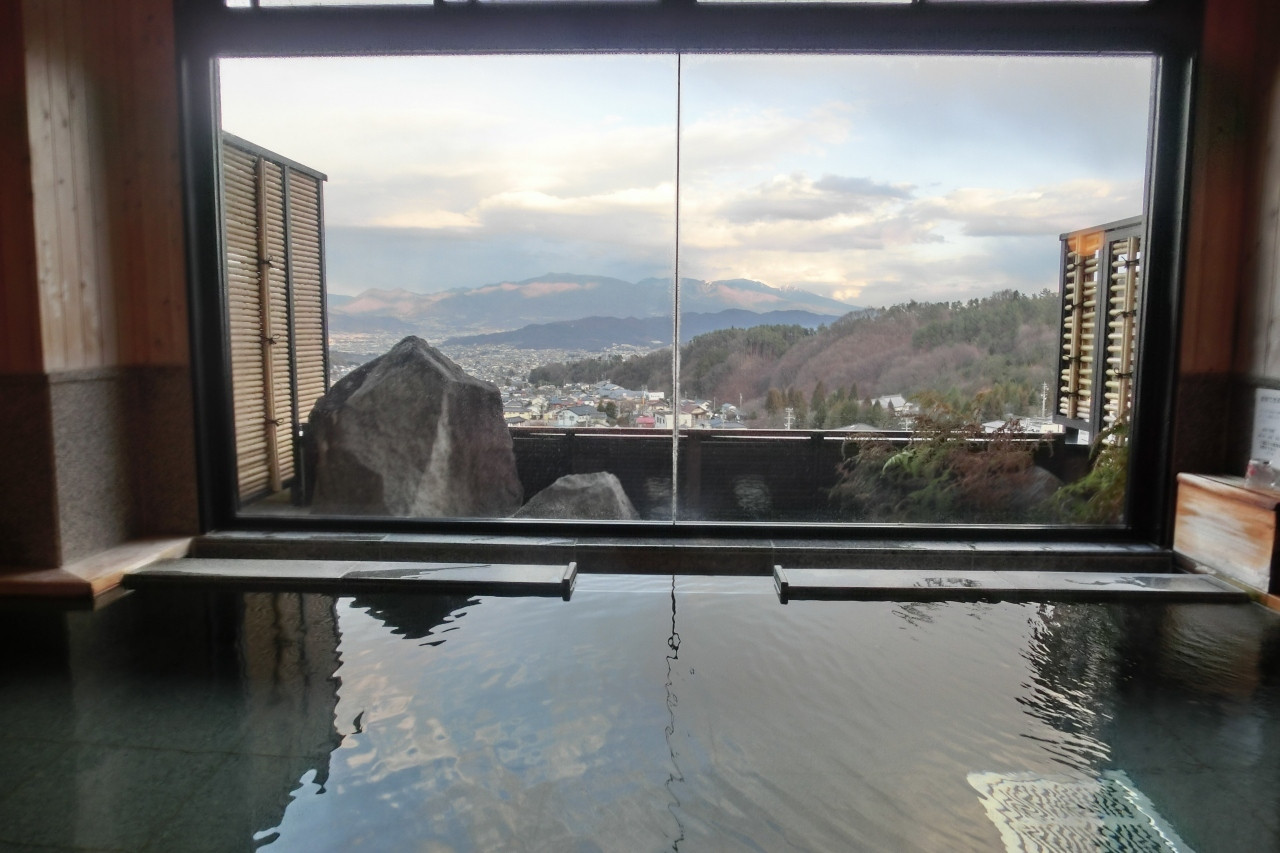 2. かわいいインテリアで心華やぐ♪安楽寺にほど近い「七草の湯」3445104